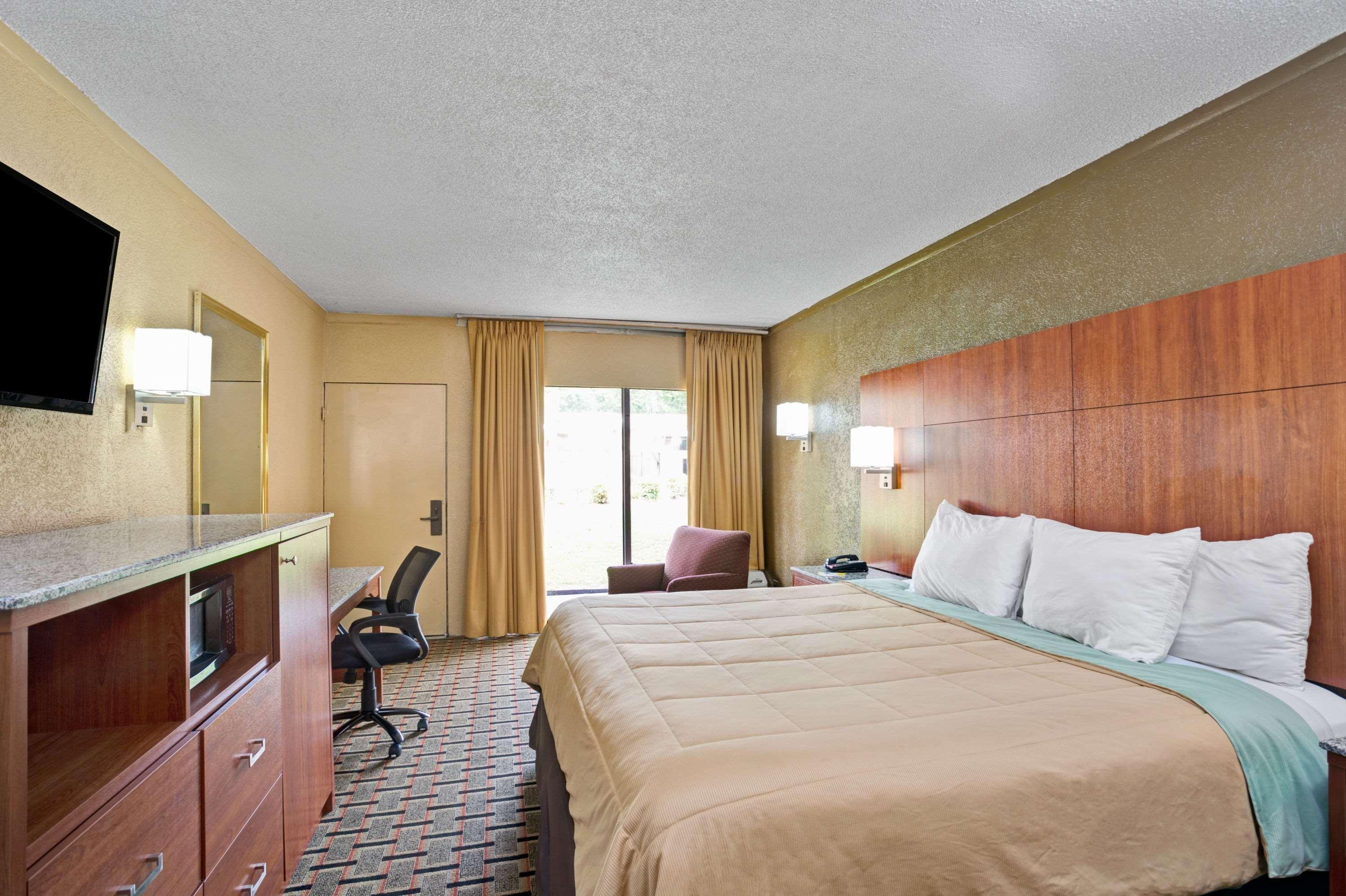 Days Inn By Wyndham Durham/Near Duke University Kültér fotó
