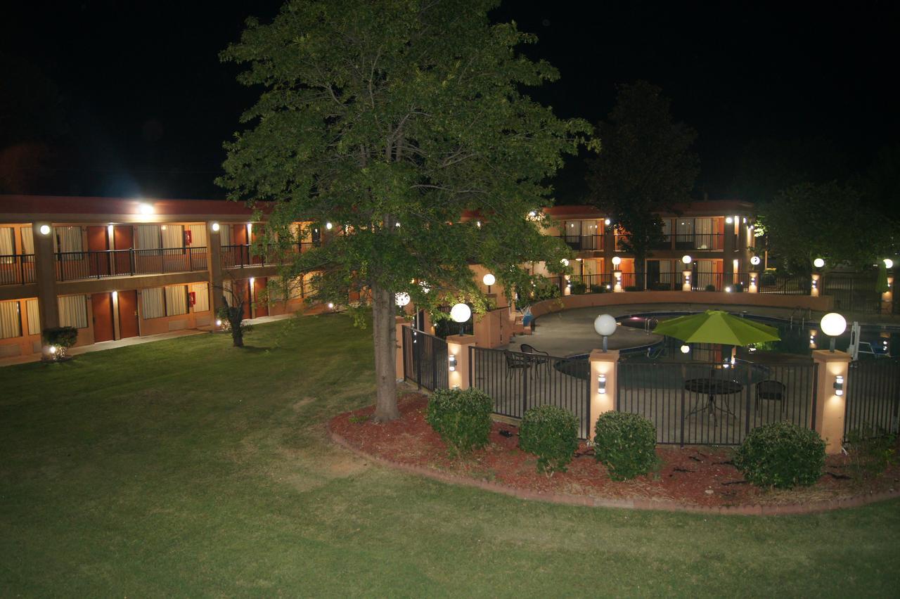 Days Inn By Wyndham Durham/Near Duke University Kültér fotó
