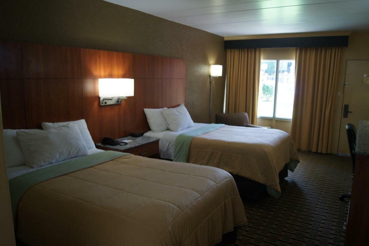Days Inn By Wyndham Durham/Near Duke University Kültér fotó