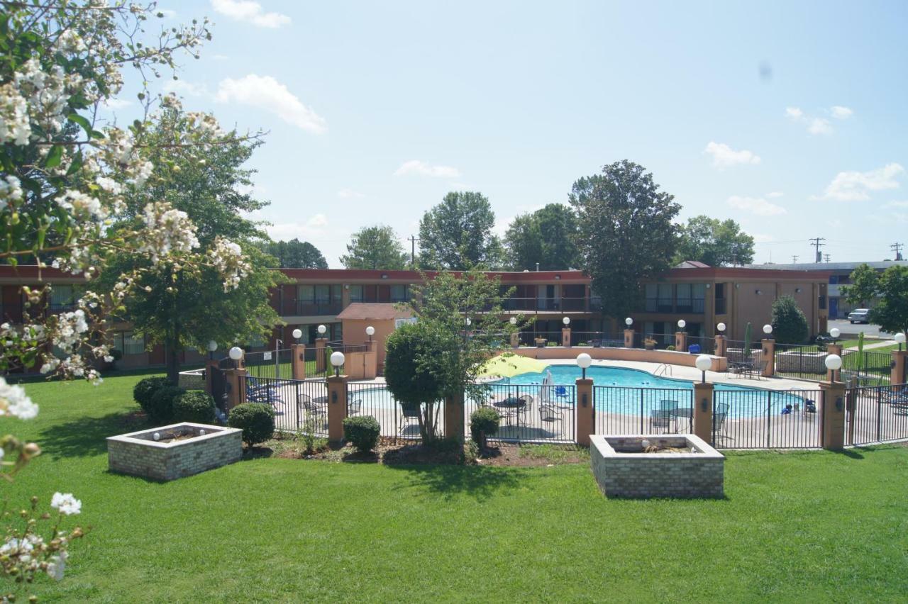 Days Inn By Wyndham Durham/Near Duke University Kültér fotó