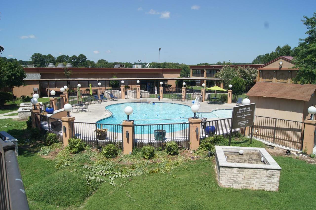 Days Inn By Wyndham Durham/Near Duke University Kültér fotó