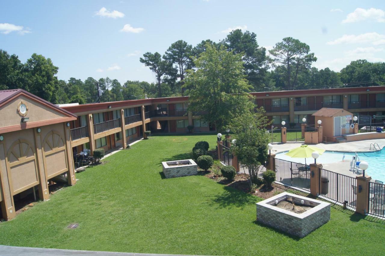 Days Inn By Wyndham Durham/Near Duke University Kültér fotó