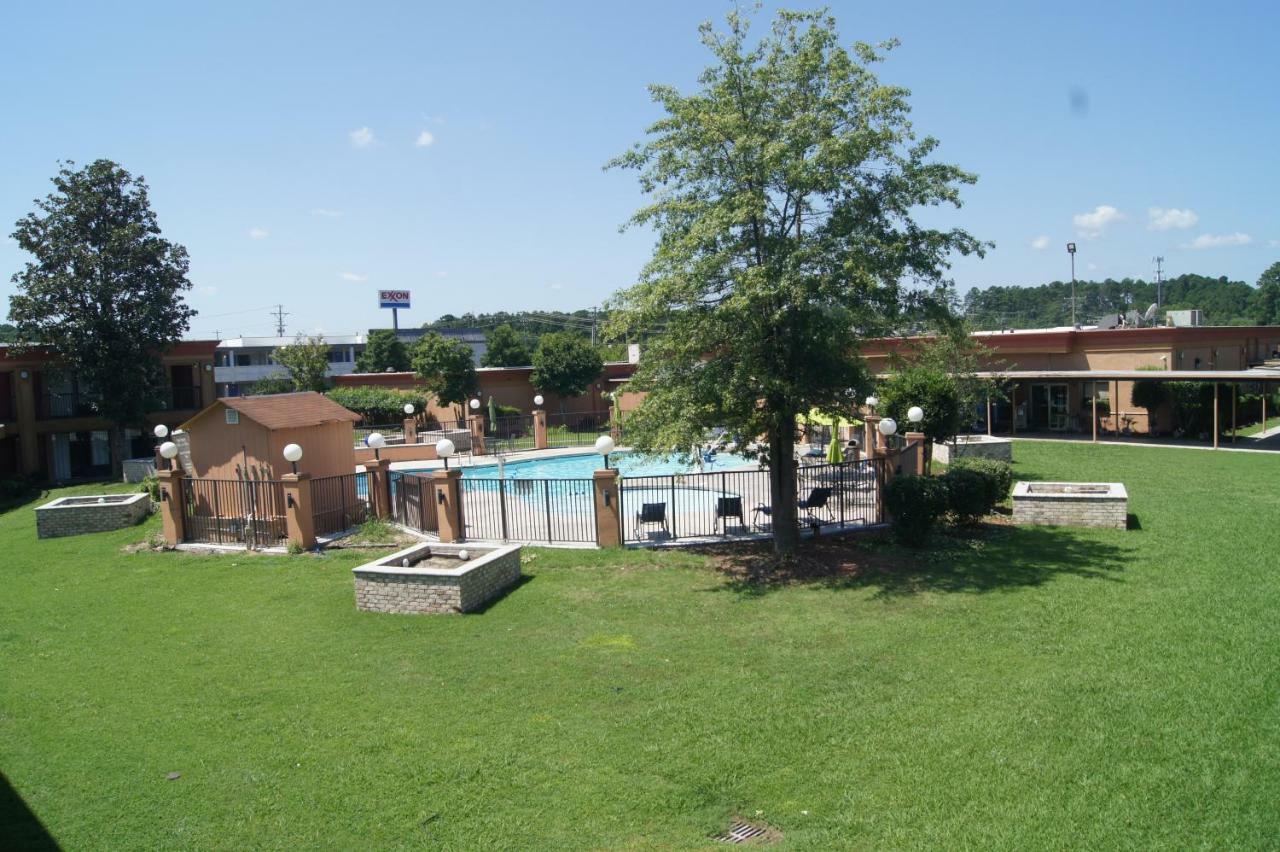 Days Inn By Wyndham Durham/Near Duke University Kültér fotó
