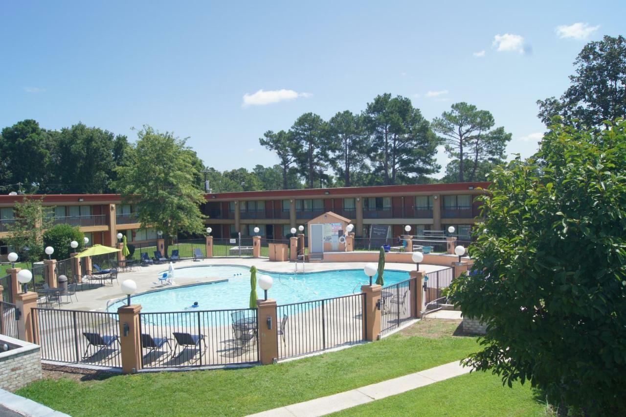 Days Inn By Wyndham Durham/Near Duke University Kültér fotó