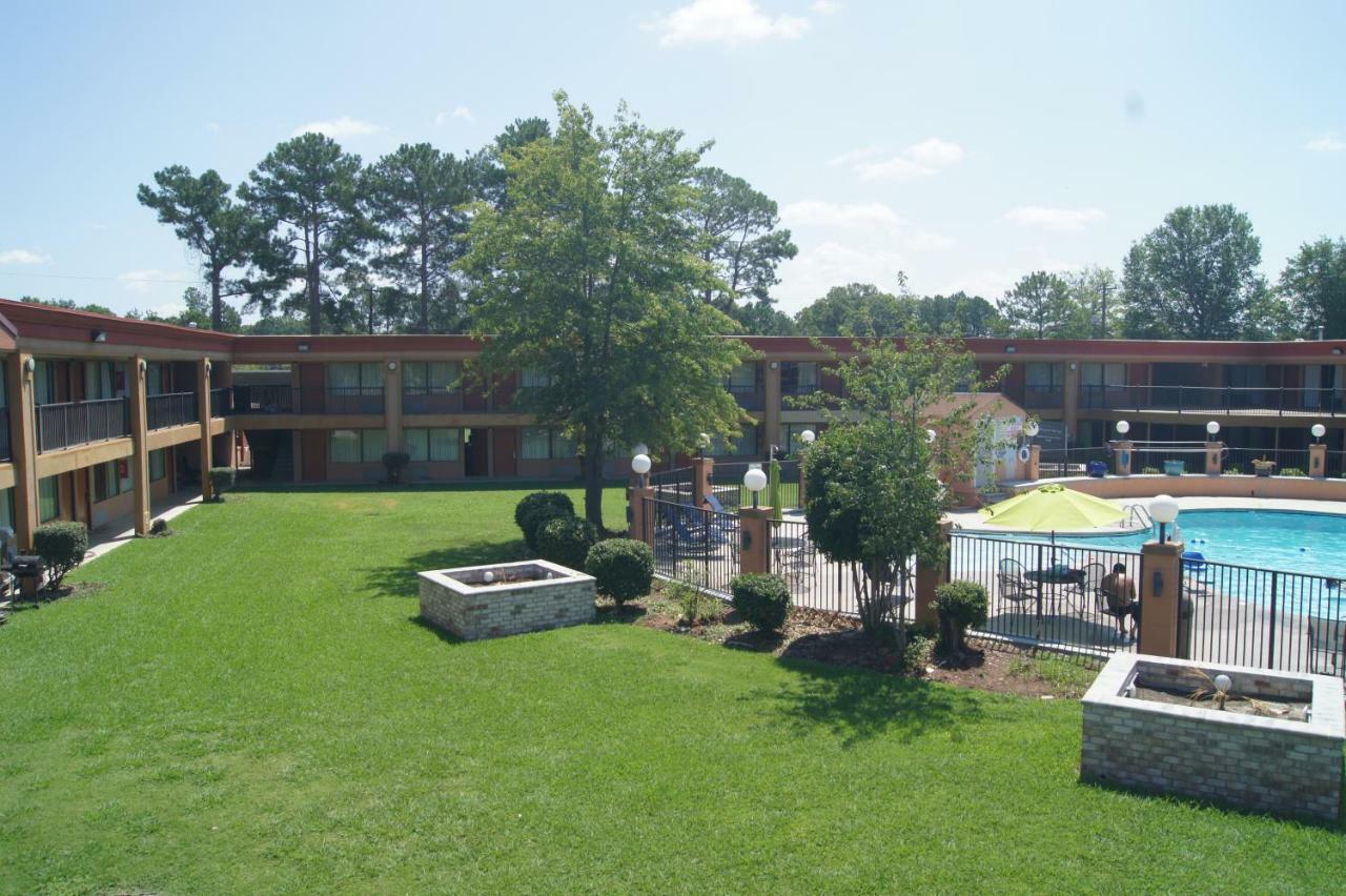 Days Inn By Wyndham Durham/Near Duke University Kültér fotó